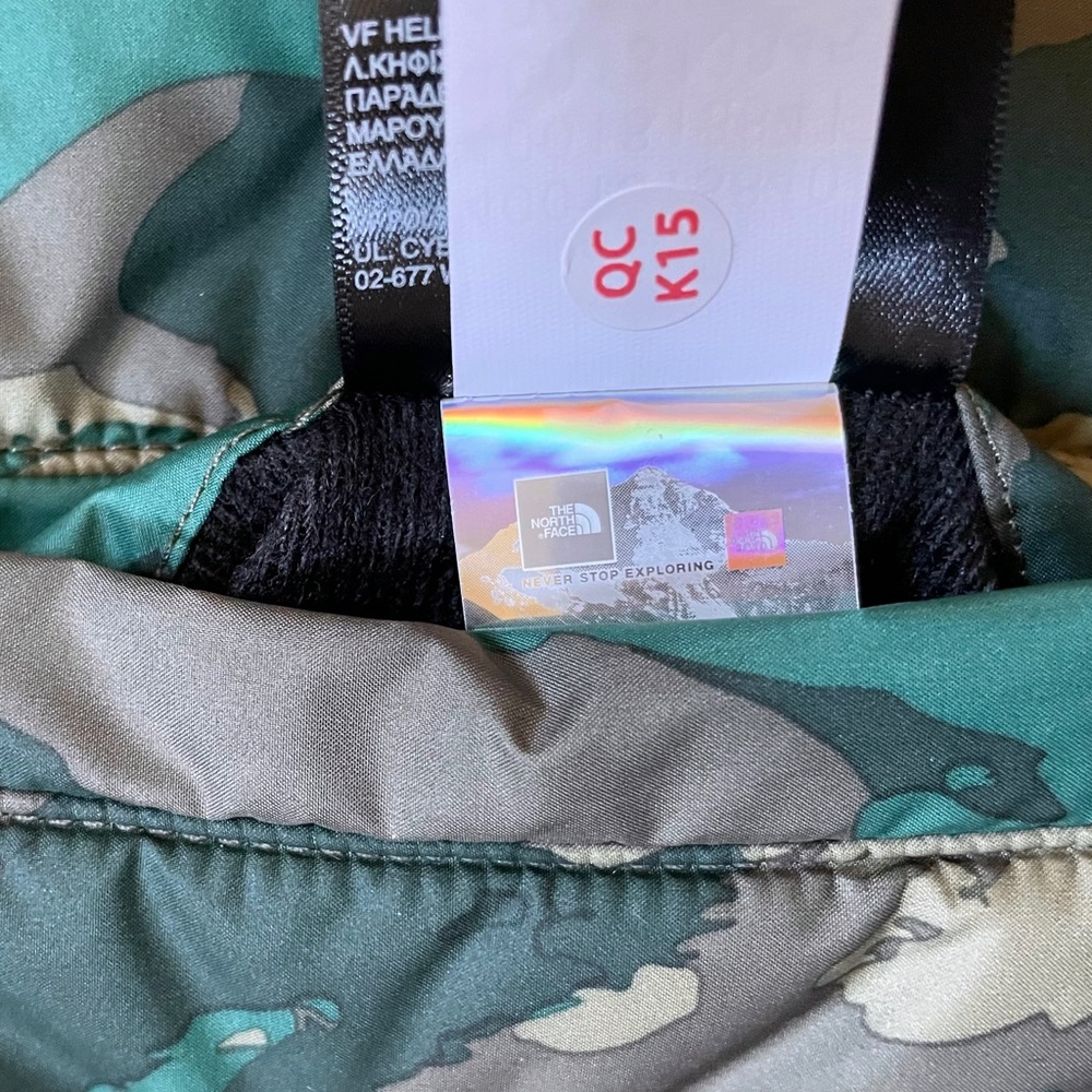 The North Face Kids’ Reversible Perrito Jacket - Picture 9 of 12
